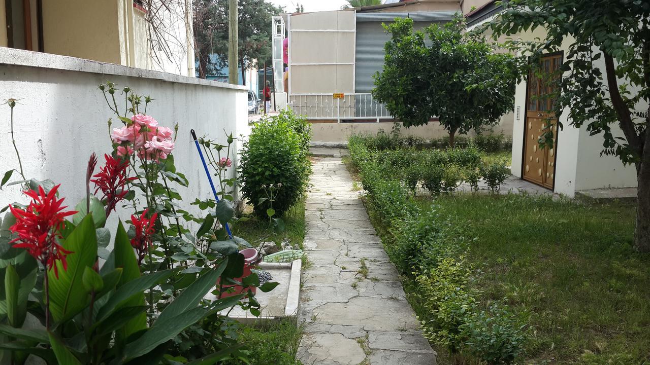 öznur Side